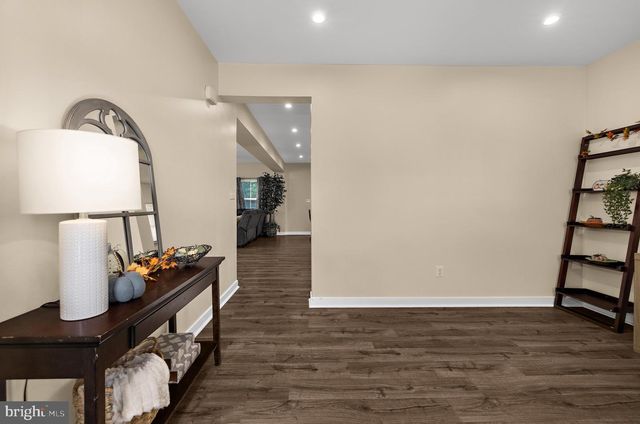 8220 HICKORY HOLLOW DR, Glen Burnie, MD 21060