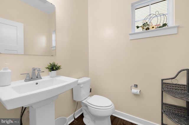 8220 HICKORY HOLLOW DR, Glen Burnie, MD 21060