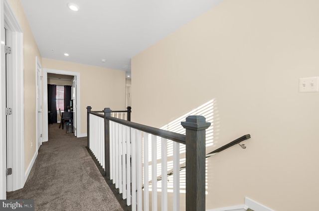 8220 HICKORY HOLLOW DR, Glen Burnie, MD 21060