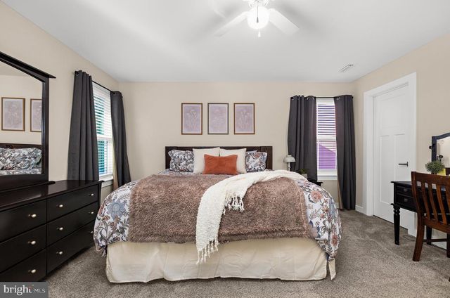 8220 HICKORY HOLLOW DR, Glen Burnie, MD 21060