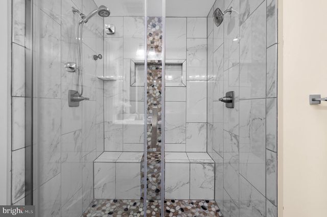 8220 HICKORY HOLLOW DR, Glen Burnie, MD 21060