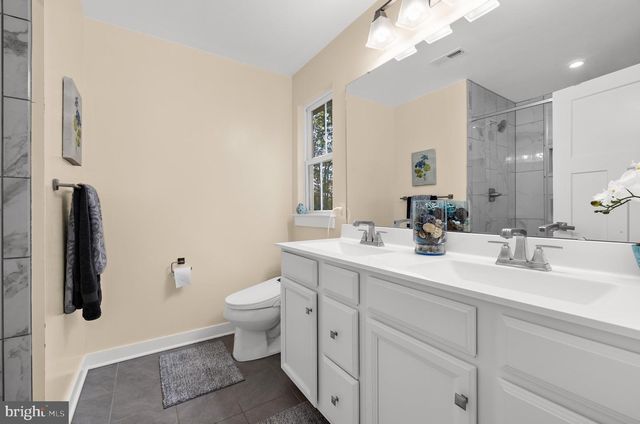 8220 HICKORY HOLLOW DR, Glen Burnie, MD 21060