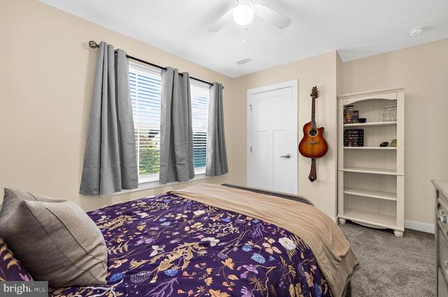 8220 HICKORY HOLLOW DR, Glen Burnie, MD 21060