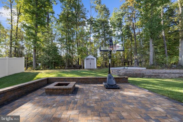 8220 HICKORY HOLLOW DR, Glen Burnie, MD 21060