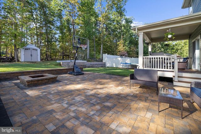 8220 HICKORY HOLLOW DR, Glen Burnie, MD 21060