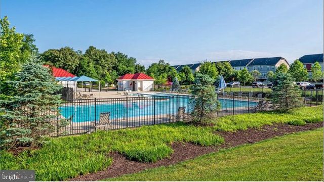 8220 HICKORY HOLLOW DR, Glen Burnie, MD 21060
