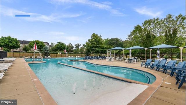 8220 HICKORY HOLLOW DR, Glen Burnie, MD 21060