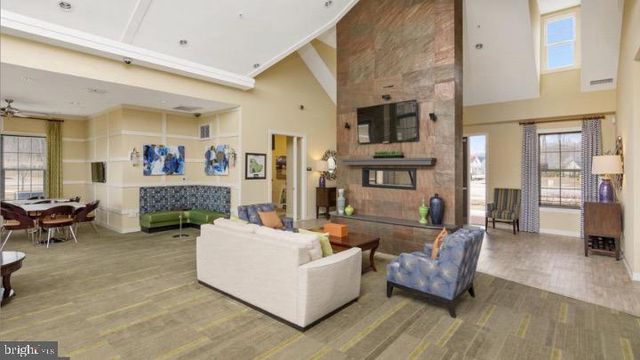 8220 HICKORY HOLLOW DR, Glen Burnie, MD 21060