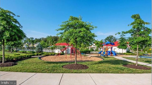 8220 HICKORY HOLLOW DR, Glen Burnie, MD 21060