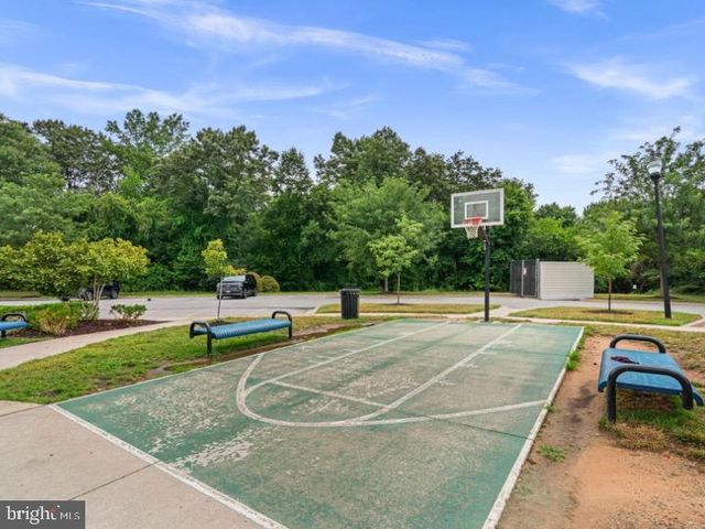 8220 HICKORY HOLLOW DR, Glen Burnie, MD 21060