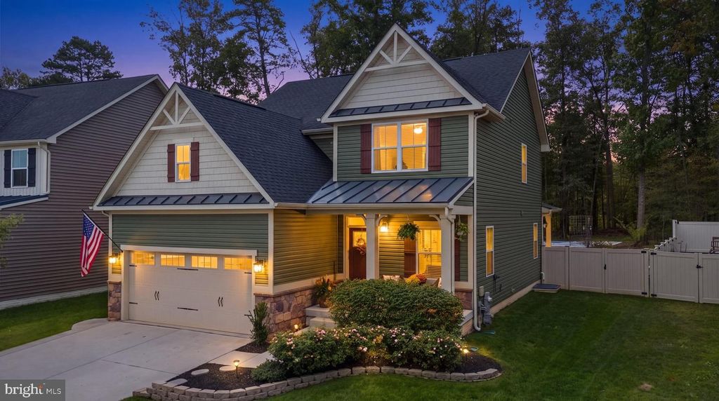 8220 HICKORY HOLLOW DR, Glen Burnie, MD 21060