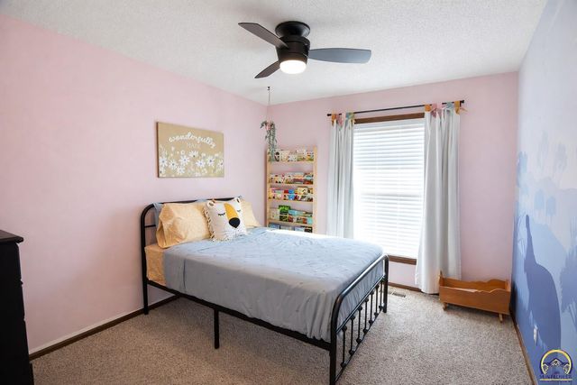 2809 SW Ashworth PL, Topeka, KS 66614