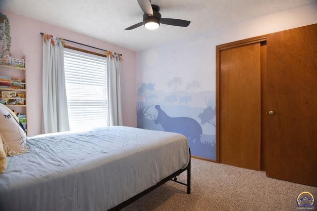 2809 SW Ashworth PL, Topeka, KS 66614