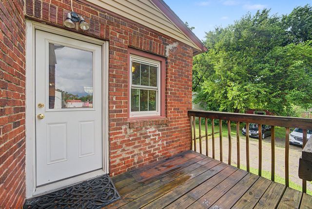 285 NW Aurora Avenue, Des Moines, IA 50313