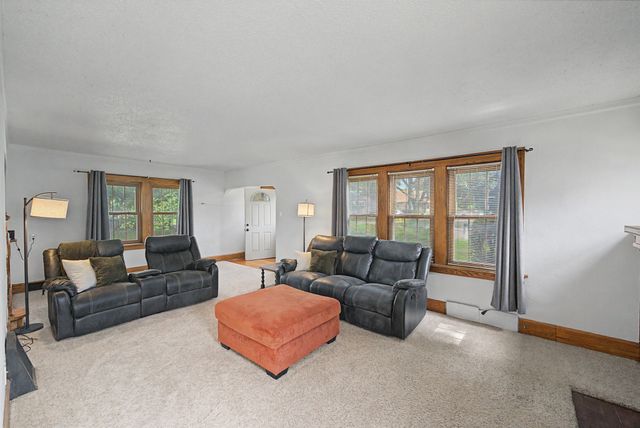 285 NW Aurora Avenue, Des Moines, IA 50313