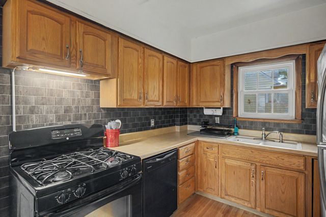 285 NW Aurora Avenue, Des Moines, IA 50313