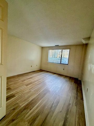 8 Ninth 111, Medford, MA 02155