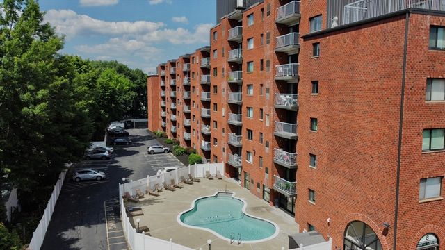 8 Ninth 111, Medford, MA 02155