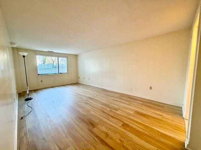 8 Ninth 111, Medford, MA 02155