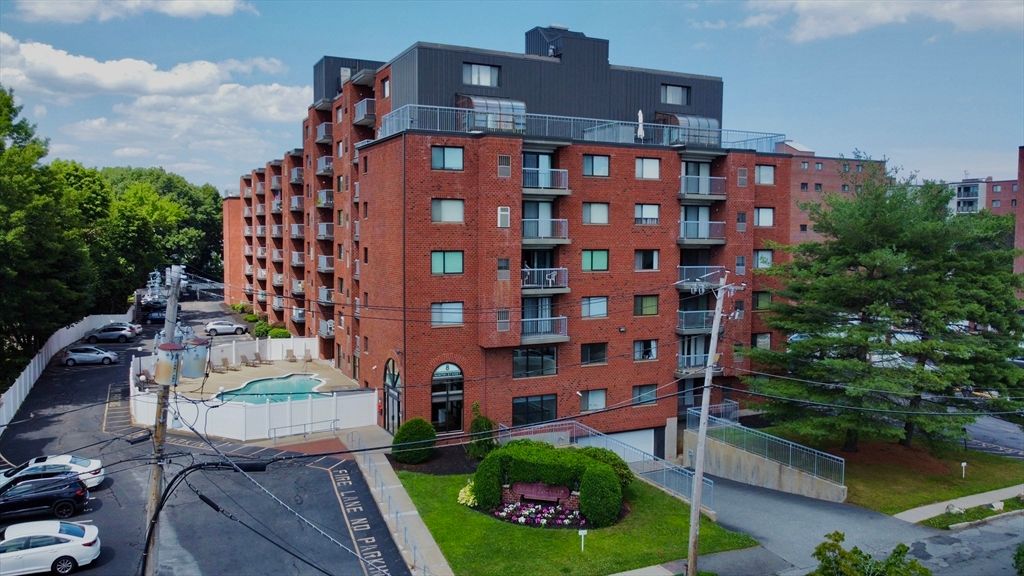 8 Ninth 111, Medford, MA 02155