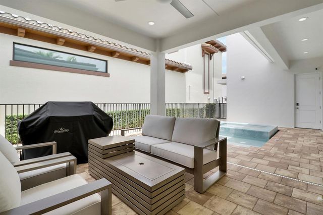 5029 GRANDIFLORA Road, Palm Beach Gardens, FL 33418