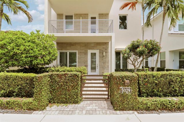 5029 GRANDIFLORA Road, Palm Beach Gardens, FL 33418