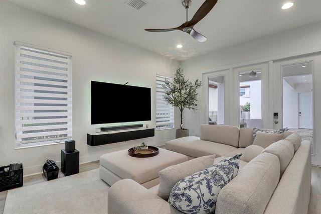 5029 GRANDIFLORA Road, Palm Beach Gardens, FL 33418