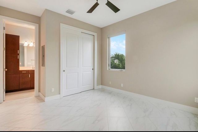 5029 GRANDIFLORA Road, Palm Beach Gardens, FL 33418