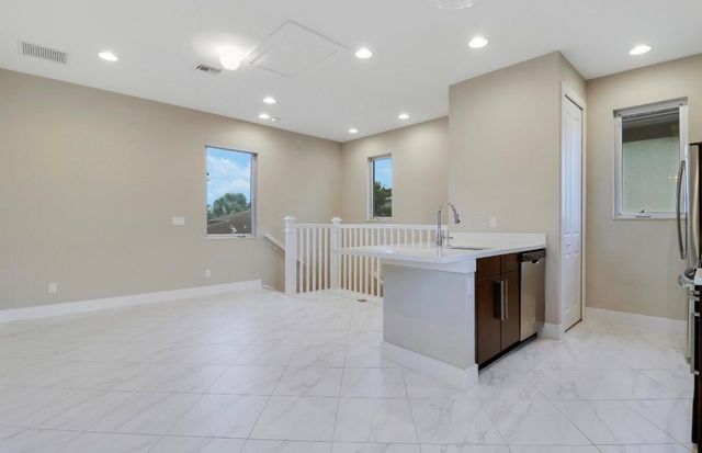 5029 GRANDIFLORA Road, Palm Beach Gardens, FL 33418