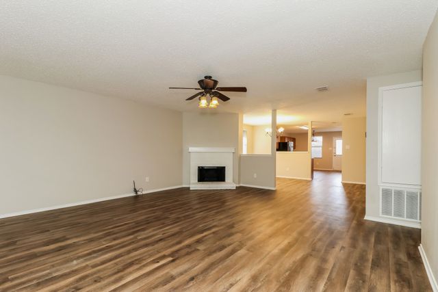 8404 Plantain Court, Arlington, TX 76002