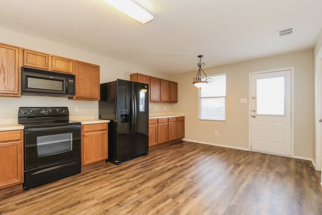 8404 Plantain Court, Arlington, TX 76002