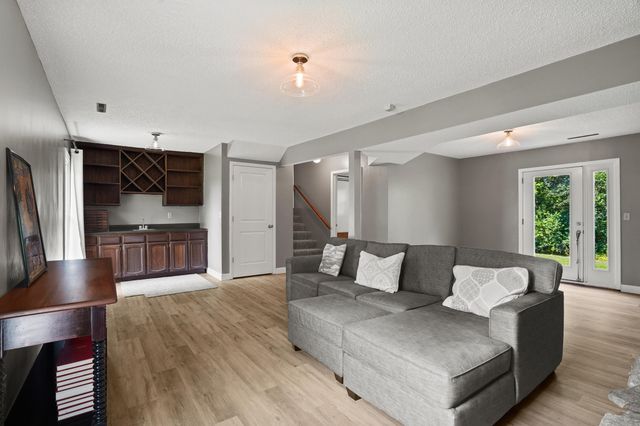 205 W AKEMAN BRIDGE RD, Columbia, MO 65202