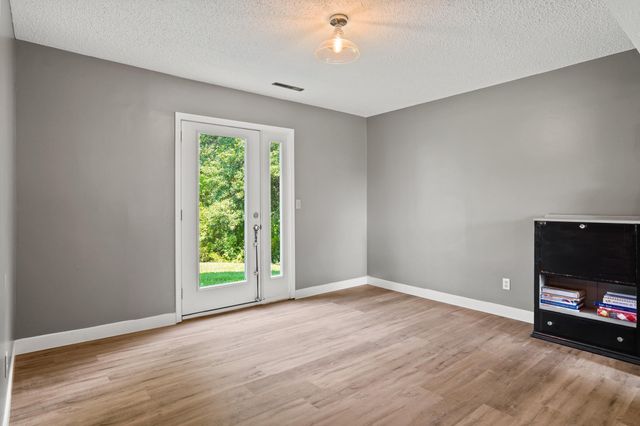 205 W AKEMAN BRIDGE RD, Columbia, MO 65202