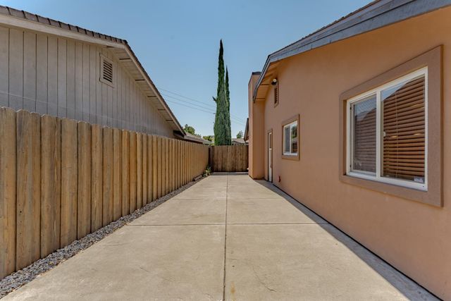 7236 Butterball Way, Sacramento, CA 95842