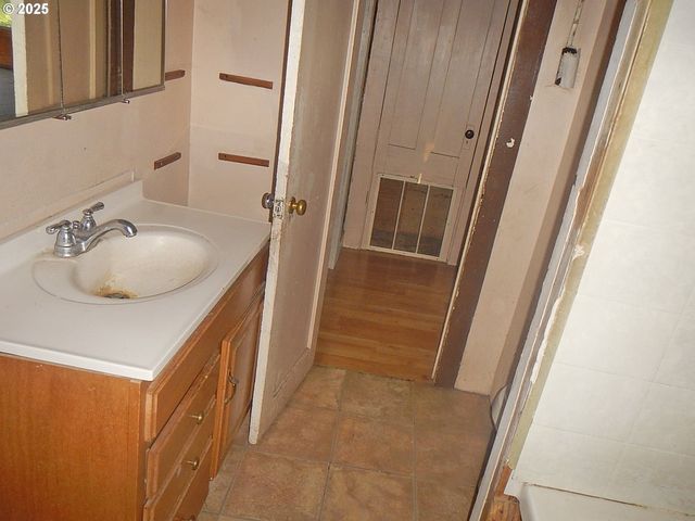 611 N Front, Dayton, WA 99328