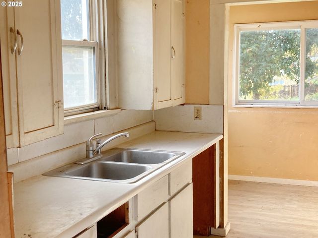 611 N Front, Dayton, WA 99328