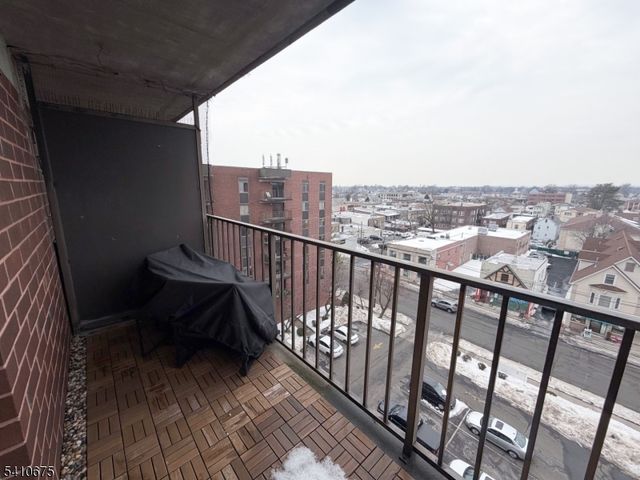 10 N Wood Ave 717, Linden City, NJ 07036