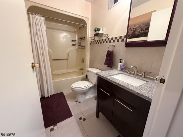 10 N Wood Ave 717, Linden City, NJ 07036