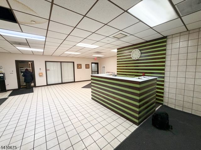 10 N Wood Ave 717, Linden City, NJ 07036