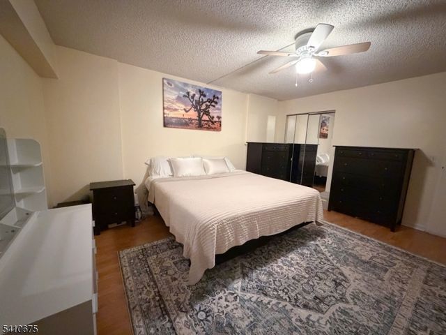 10 N Wood Ave 717, Linden City, NJ 07036