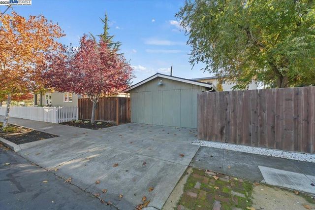 905 S Livermore Ave, Livermore, CA 94550