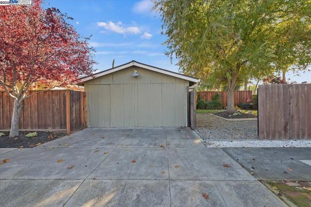 905 S Livermore Ave, Livermore, CA 94550