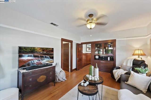 905 S Livermore Ave, Livermore, CA 94550