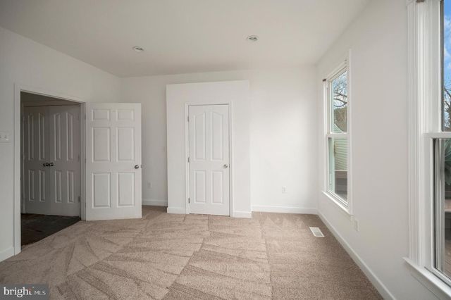 1712 WASHINGTON AVE, Fredericksburg, VA 22401