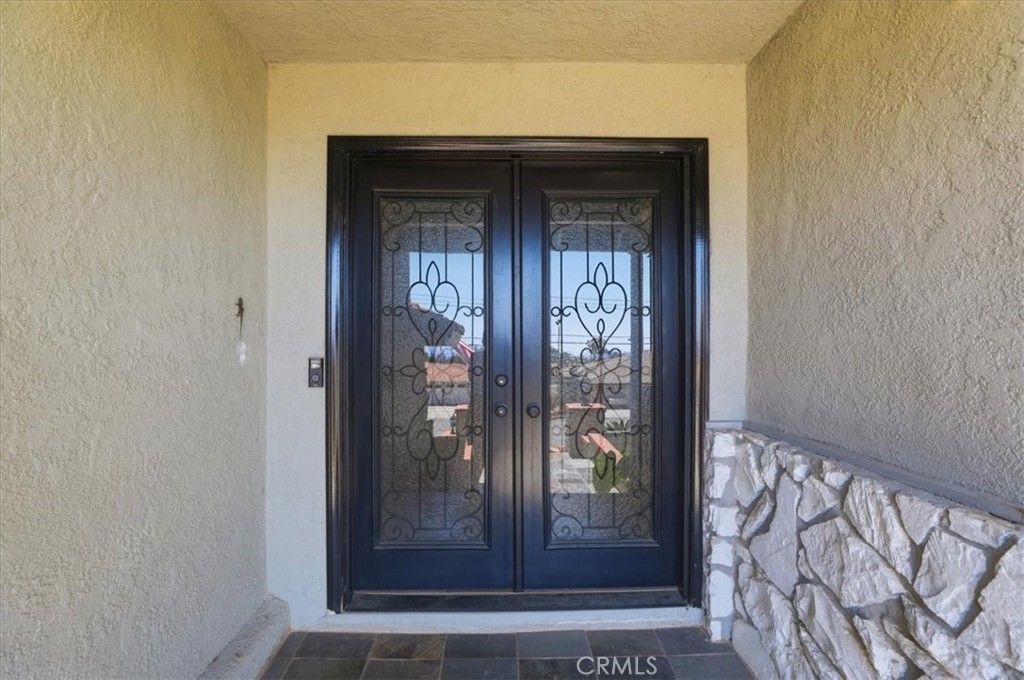 Image 12 of property listing at 8318 La Senda, Rancho Cucamonga, CA 91701