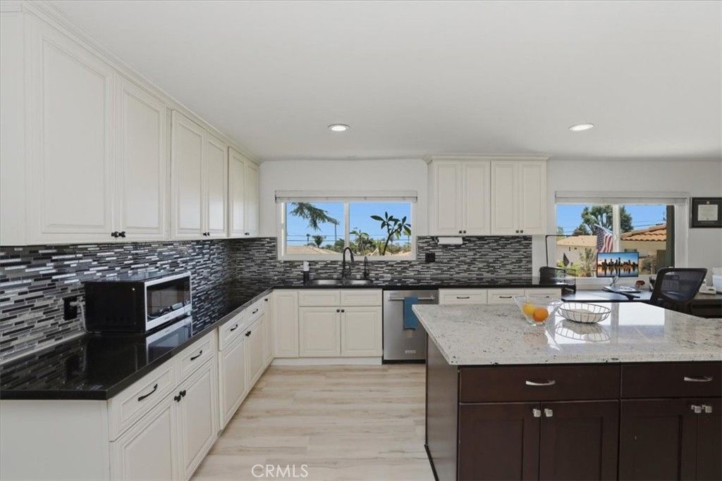 Image 17 of property listing at 8318 La Senda, Rancho Cucamonga, CA 91701