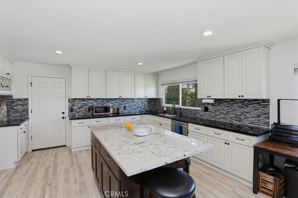 Image 19 of property listing at 8318 La Senda, Rancho Cucamonga, CA 91701