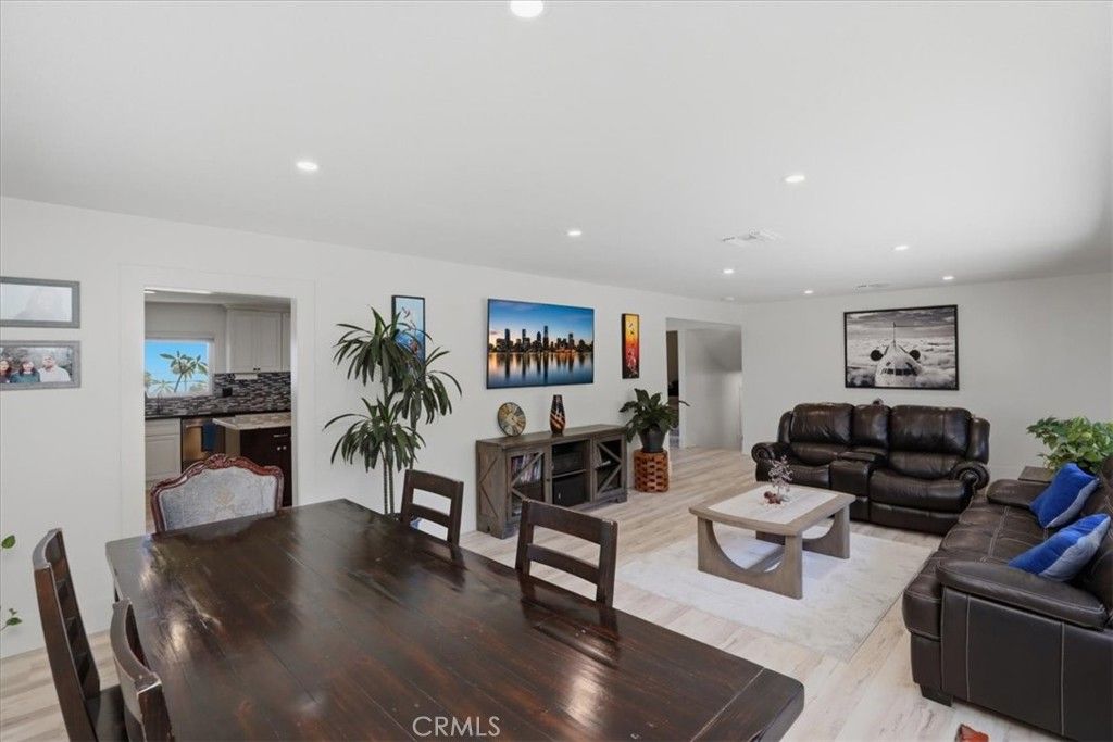Image 28 of property listing at 8318 La Senda, Rancho Cucamonga, CA 91701