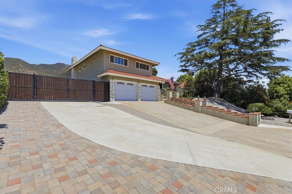 Image 3 of property listing at 8318 La Senda, Rancho Cucamonga, CA 91701