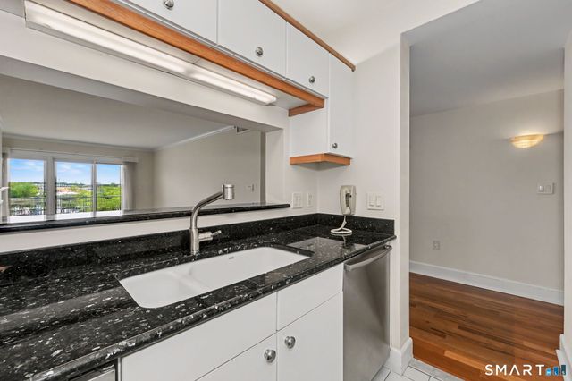 43 Harbor Drive 311, Stamford, CT 06902